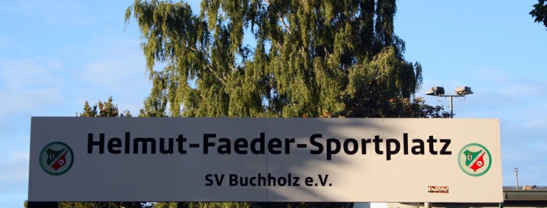 Eingangsschild Helmit-Faeder-Sportplatz